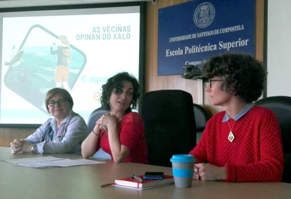 BA impulsora do proxecto, Beatriz Rodríguez-Morales (en primeiro termo), acompañada por dúas veciñas, Laura Rei e Pilar Iglesias, durante a presentación levada a cabo na Politécnica de Lugo