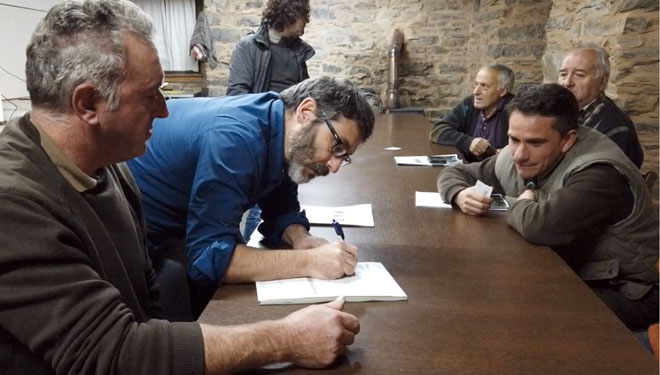 Reunión de los comuneros con el equipo que impulsó la certificación de la Devesa en servicios ecosistémicos.