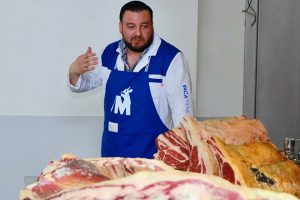 Marcos Gálvez tivo que adaptar a súa páxina web porque non dispoñía de venda online