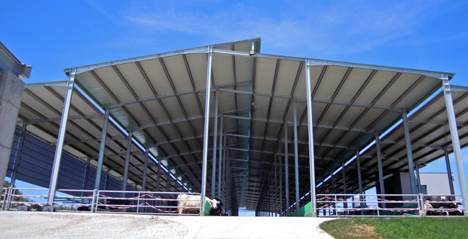 A estrutura foi construida con ferro galvanizado e é totalmente aberta