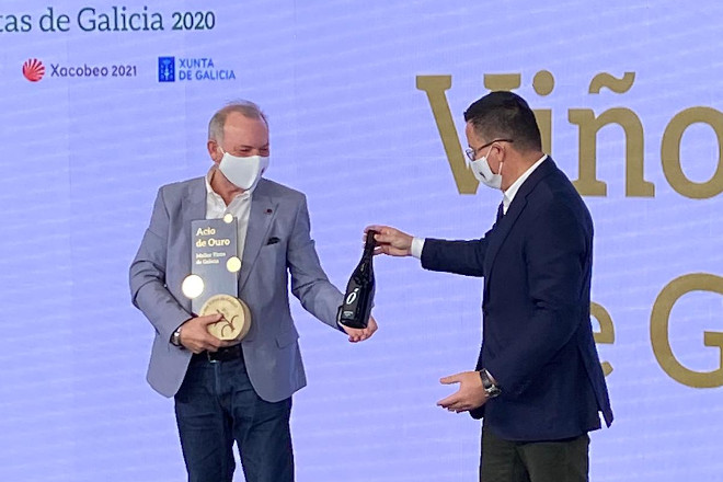 Entrega do premio ao mellor tinto, “Ó Prómine Singular”,