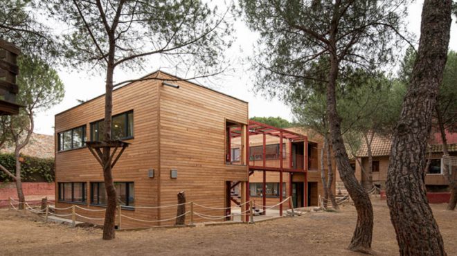 Colexio Waldorf Aravaca, en Madrid, feito con Thermopine de Finsa pola empresa Medgon