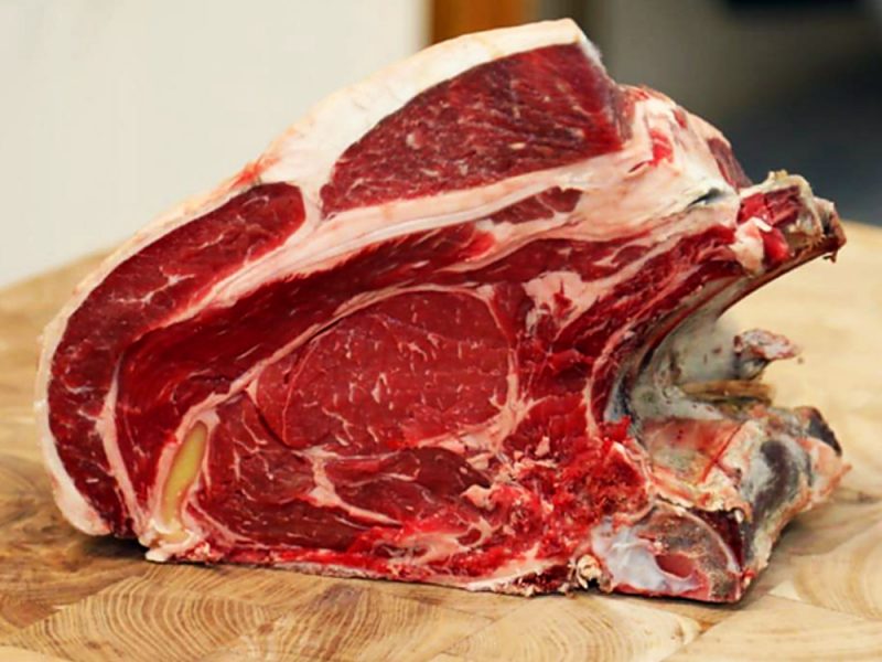 Chuleteiro de raza angus, unha das especialidades que ofrecen en Xan Couso