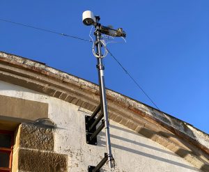 Estación meteorolóxica, que agora quere complementar con sensores climáticos de de chan