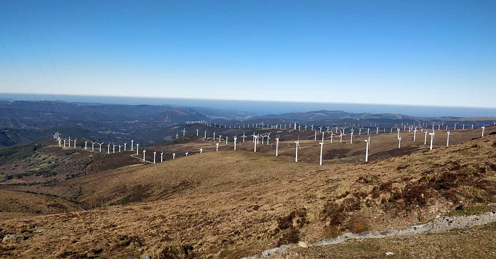 O Xistral é un dos lugares de Galicia con maior concentración de parques eólicos. Só no concello de Muras hai 20