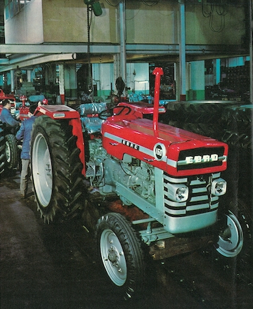 Cadea de montaxe de tractores Ebro (Barcelona)