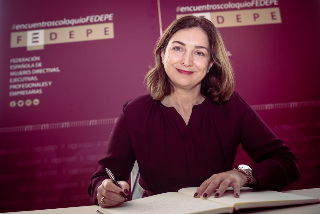 Carmen Lence, durante el encuentro organizado por la La Federación Española de Mujeres Directivas, Ejecutivas, Profesionales y Empresarias (FEDEPE)