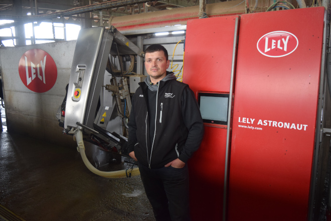 BLANCO LAGO MAZARICOS LELY ROBOT 1