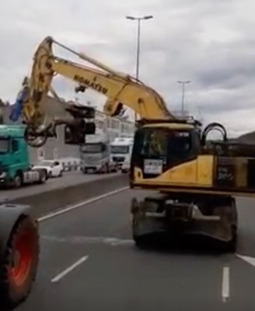Maquinaria forestal paro transportes _Santiago