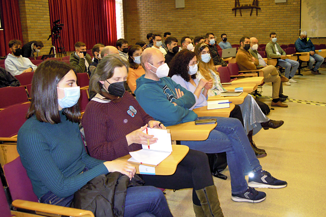 Público asistente á xornada, con presenza de estudantes, gandeiros e técnicos
