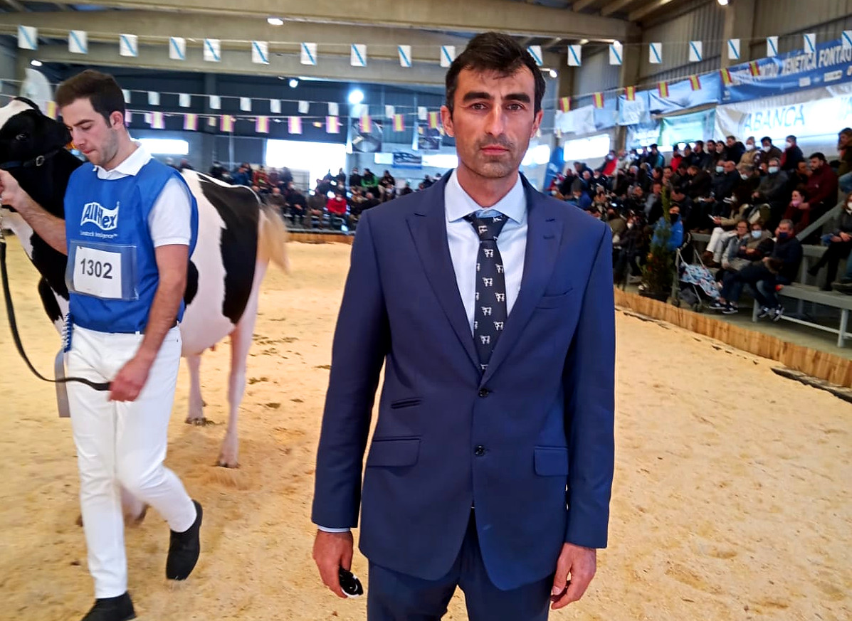 O xuíz internacional portugués Henrique Moniz durante o Concurso Autonómico Fefriga 2022 celebrado na Moexmu