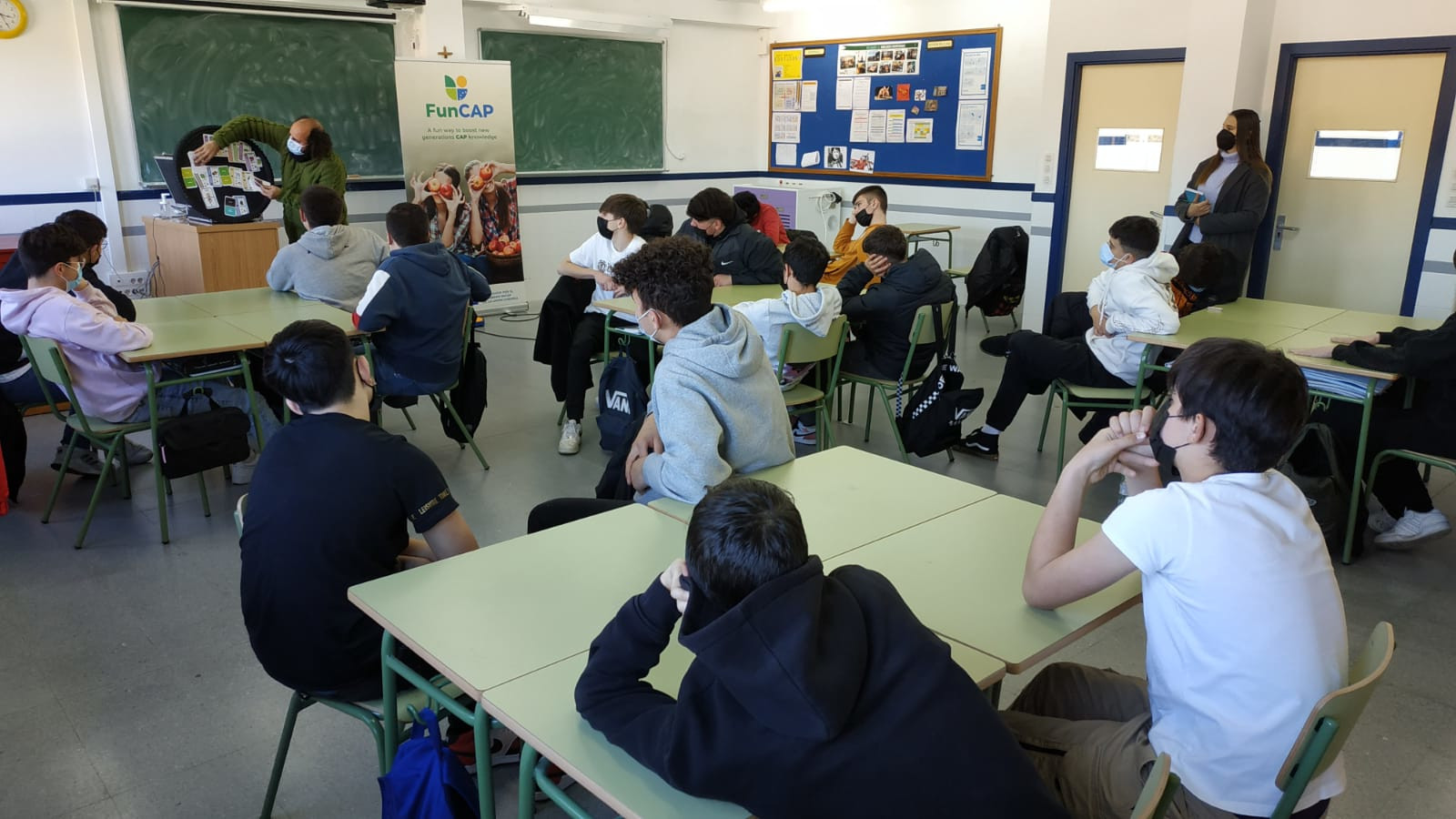 Alumnos da EFA Fonteboa, en Coristanco, durante unha xornada do proxecto FunCAP