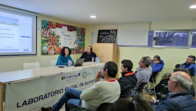 Os investigadores Paula Pérez e Servando Álvarez durante a presentación das investigacións, no Inorde.