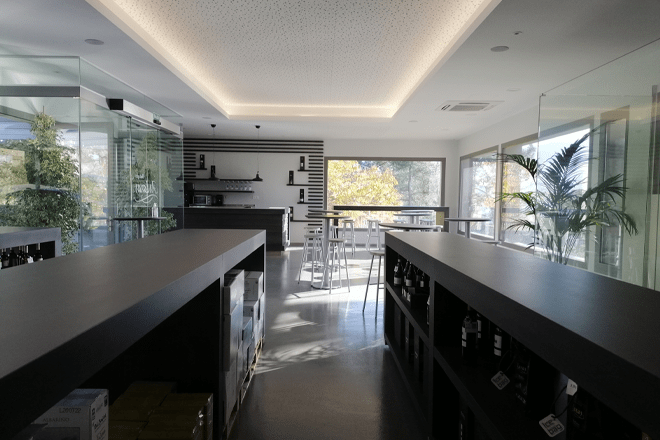 Sala de enoturismo da Bodega As Laxas, confinanciada por fondos Leader. / Fonte: GDR Condado Paradanta