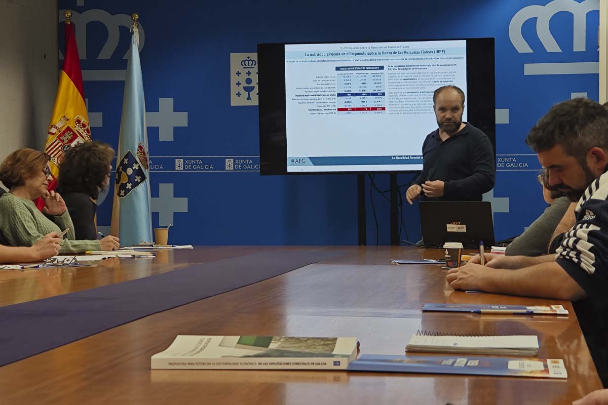 Rodríguez durante a exposición da súa charla en Lugo
