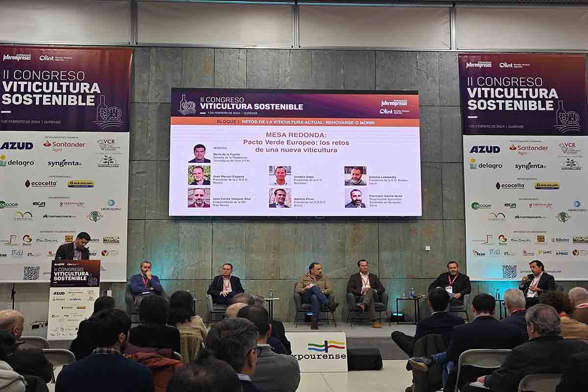 Participantes da mesa redonda sobre o Pacto Verde Europeo