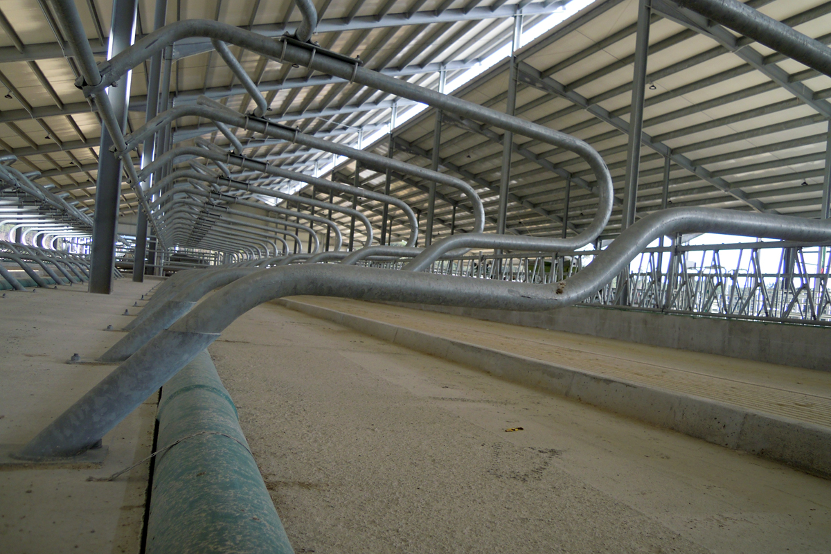OS LOUREIROS SL (Vimianzo) nave nova cama cubiculos