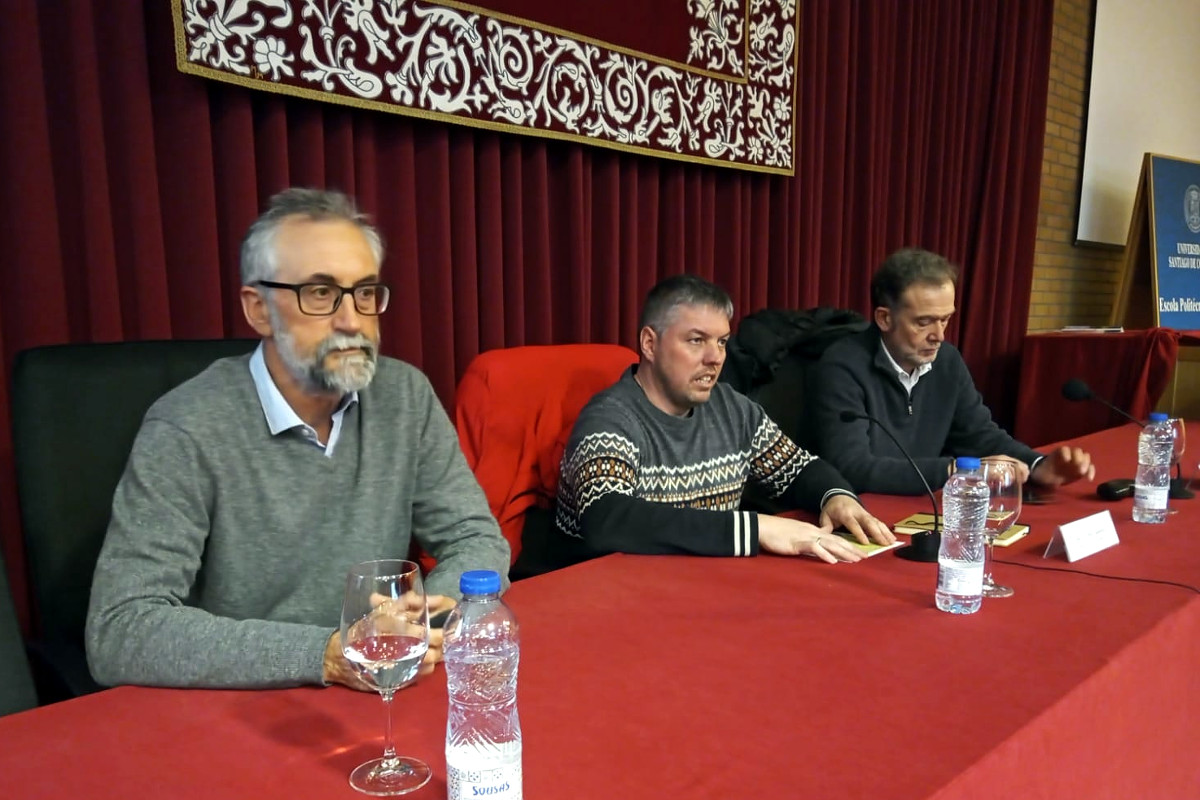 Gerardo Riveiro, en primeiro termo, durante as recentes xornadas organizadas por Agromuralla