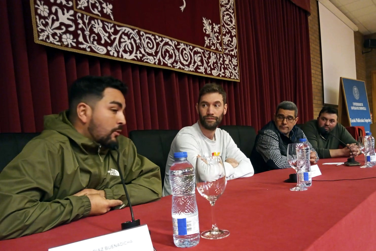 Emilio Buenadicha, Javier Sabín e José Taboada, xunto a Roberto López, portavoz de Agromuralla