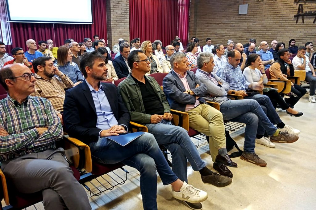 Autoridades e público asistente este luns ao acto de presentación do Inventario Forestal Continuo na Escola Politécnica de Lugo
