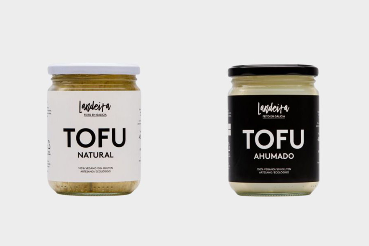 Tofu natural y ahumado, las dos variedades que tienen disponibles. Cedida