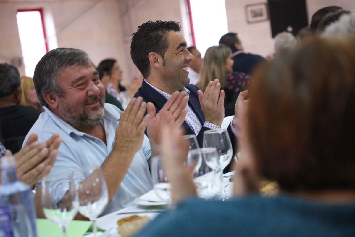 O presidente da deputación durante o xantar na sede de Horsal.