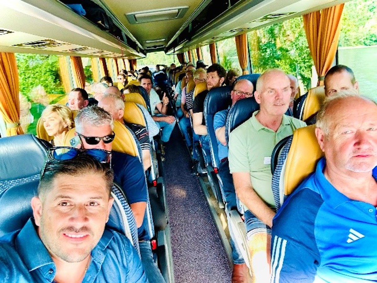 Buses cómodos e hoteis de bos estándares.